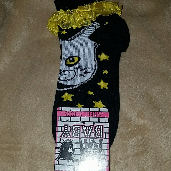 Too Fast Rat Baby Yin Yang Cat Eyelet Ruffle Ankle Socks Yellow Ruffle - Picture 7 of 7